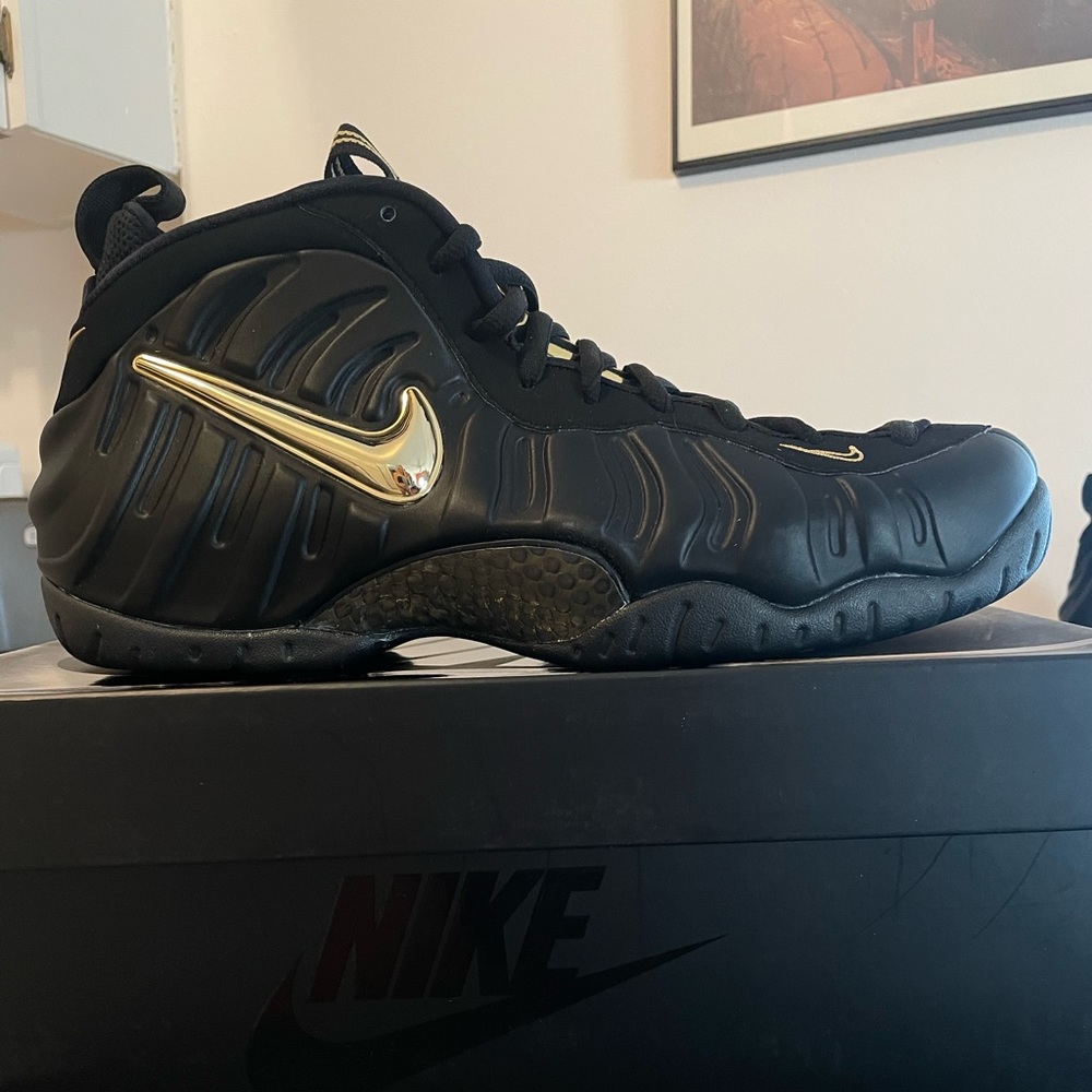 Nike Air Foamposite Pro Black Metallic Gold Size 13